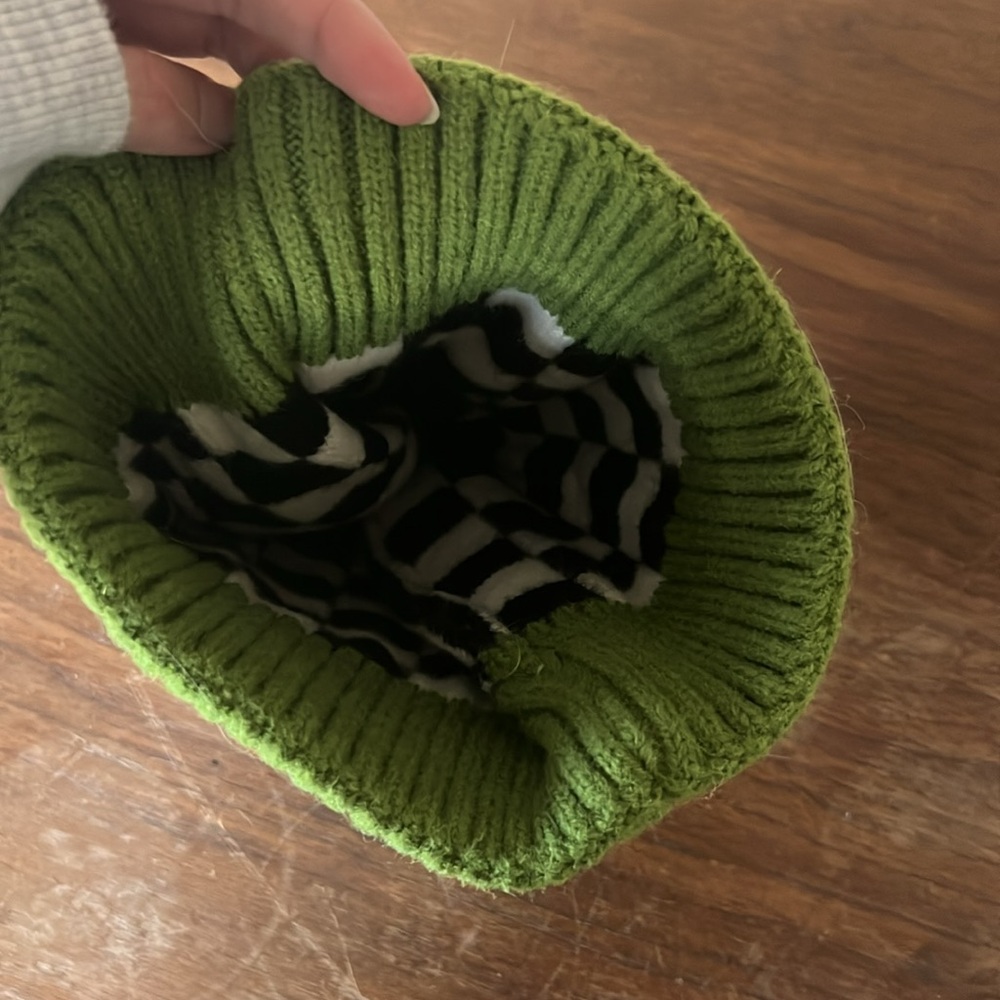 Checkered Beanie - Picture 2 of 2